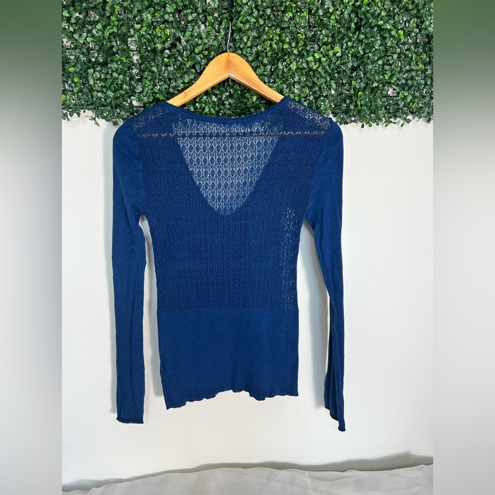 Free People Ruffle Front Crochet Henley Blue Sweater Size Medium - Picture 4 of 11